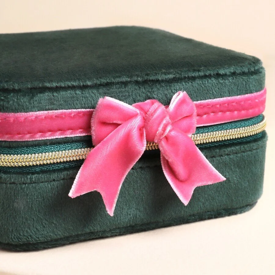 green-pink-velvet-bow-travel-jewellery-case-80042-4x3a0184-copy-900x900.jpeg