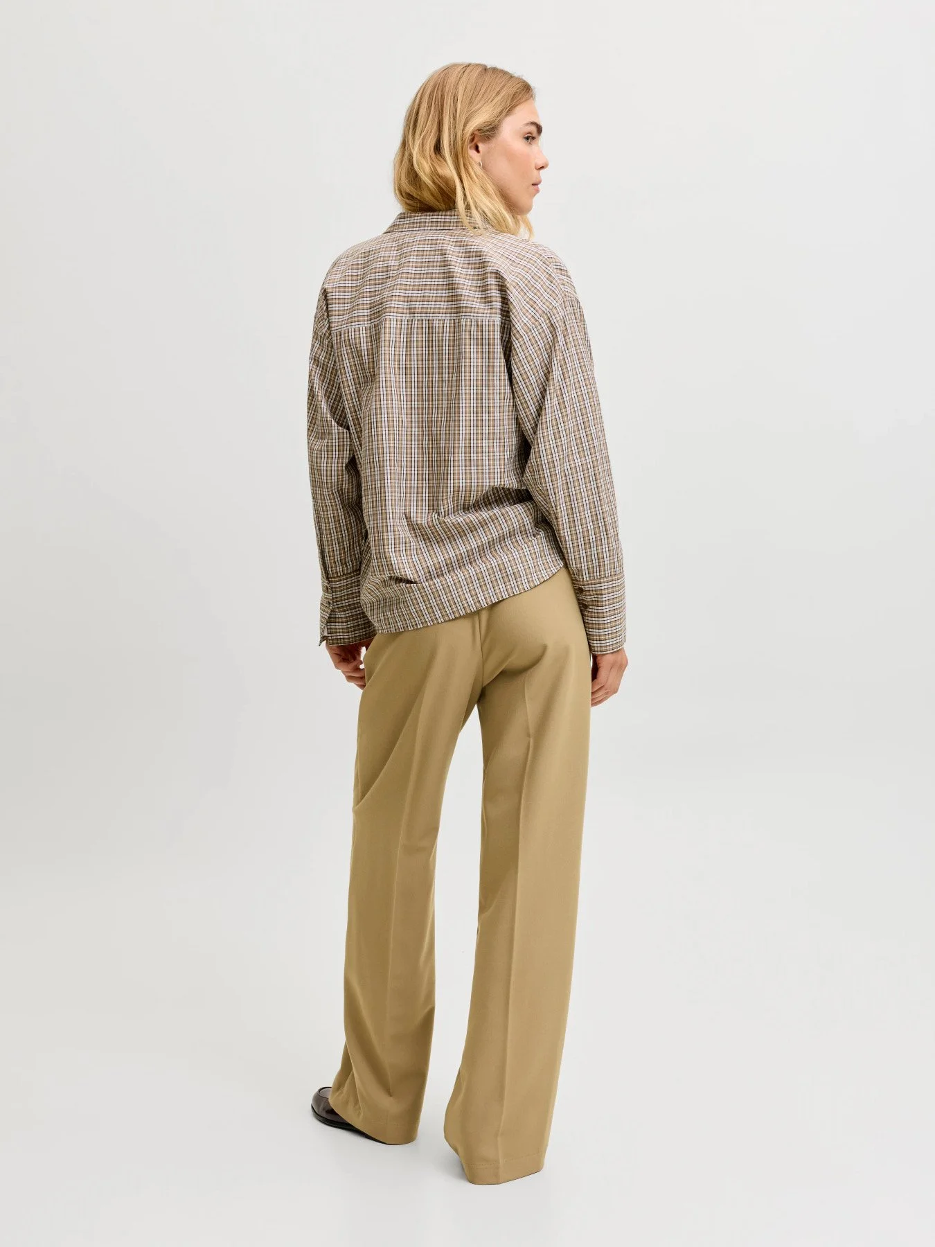 F_12248958_M_5041994_Back_1.jpg