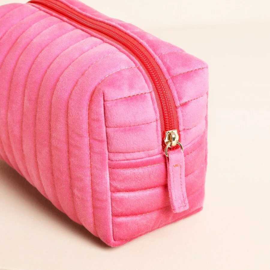 pink-red-velvet-bow-makeup-bag-80386-4x3a1387-copy-900x900.jpeg
