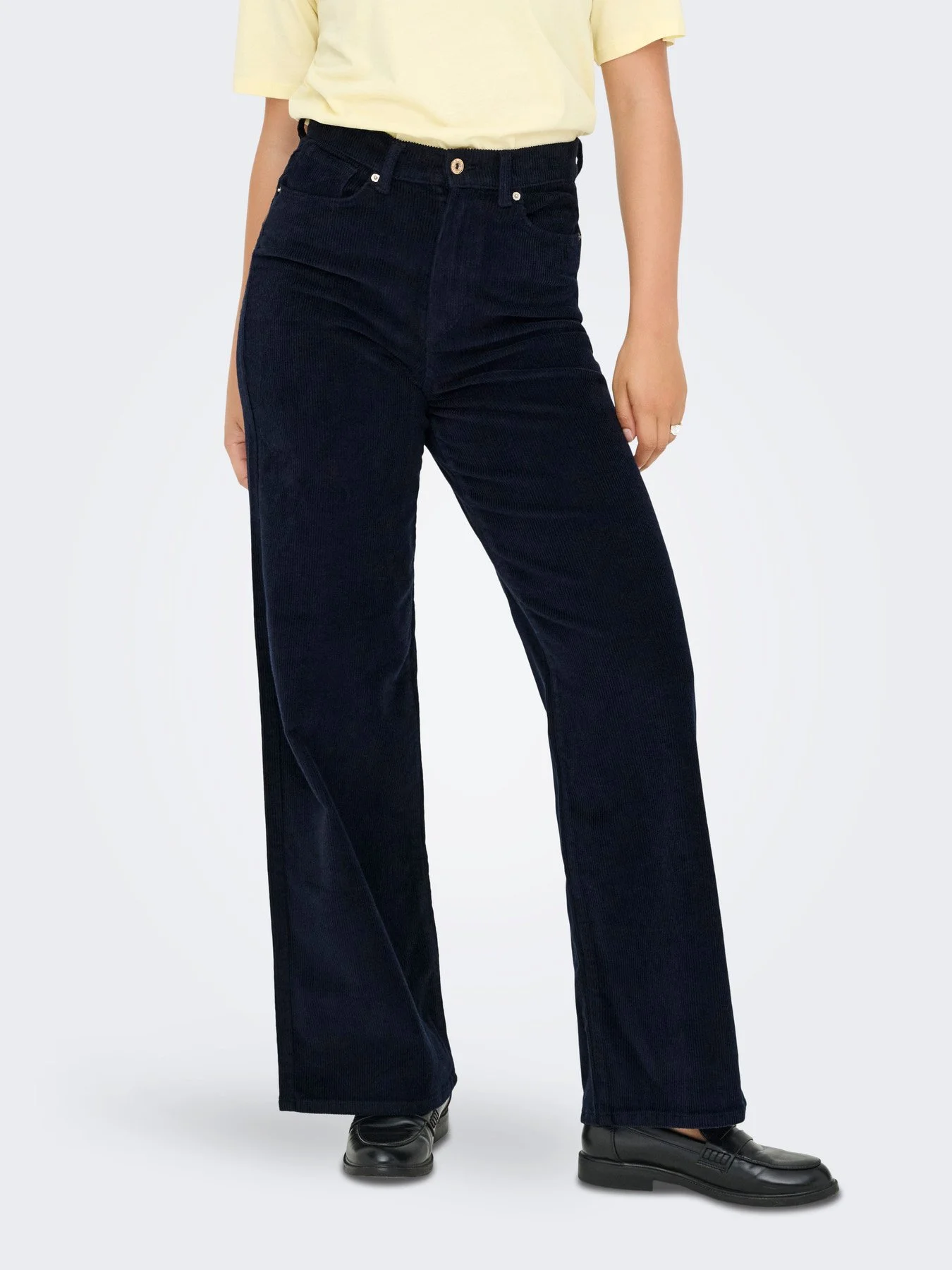 F_15263179_M_4579610_Front_1.jpg
