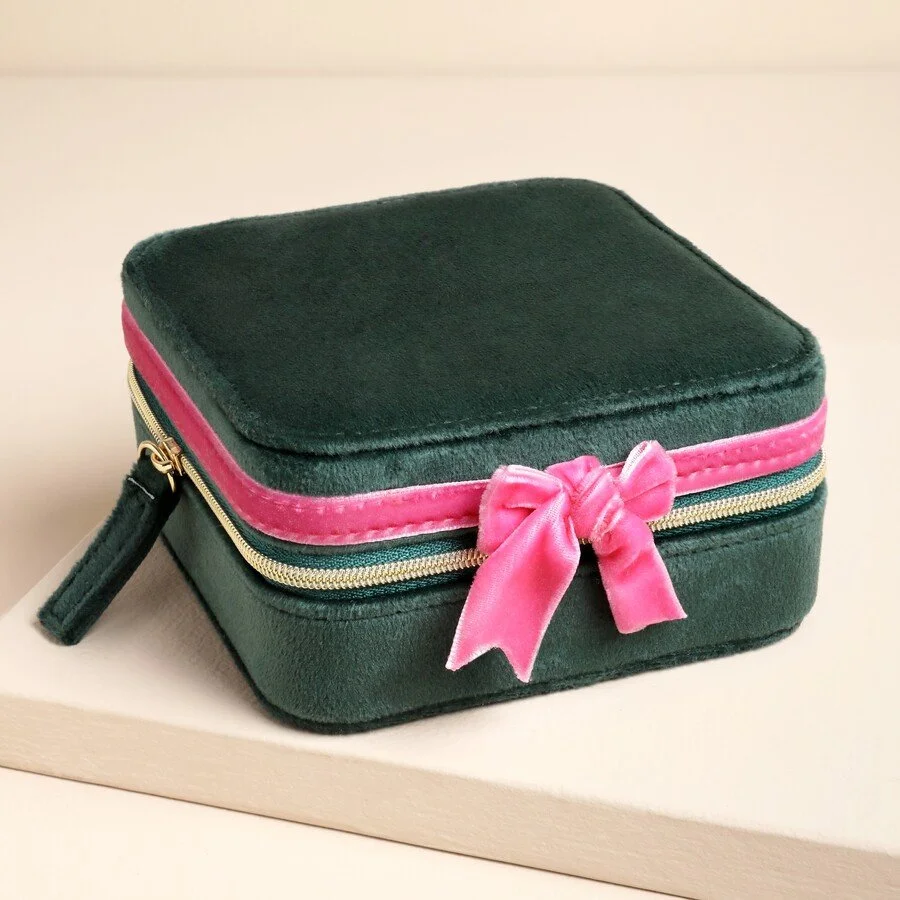 green-pink-velvet-bow-travel-jewellery-case-80042-4x3a0128-copy-900x900.jpeg