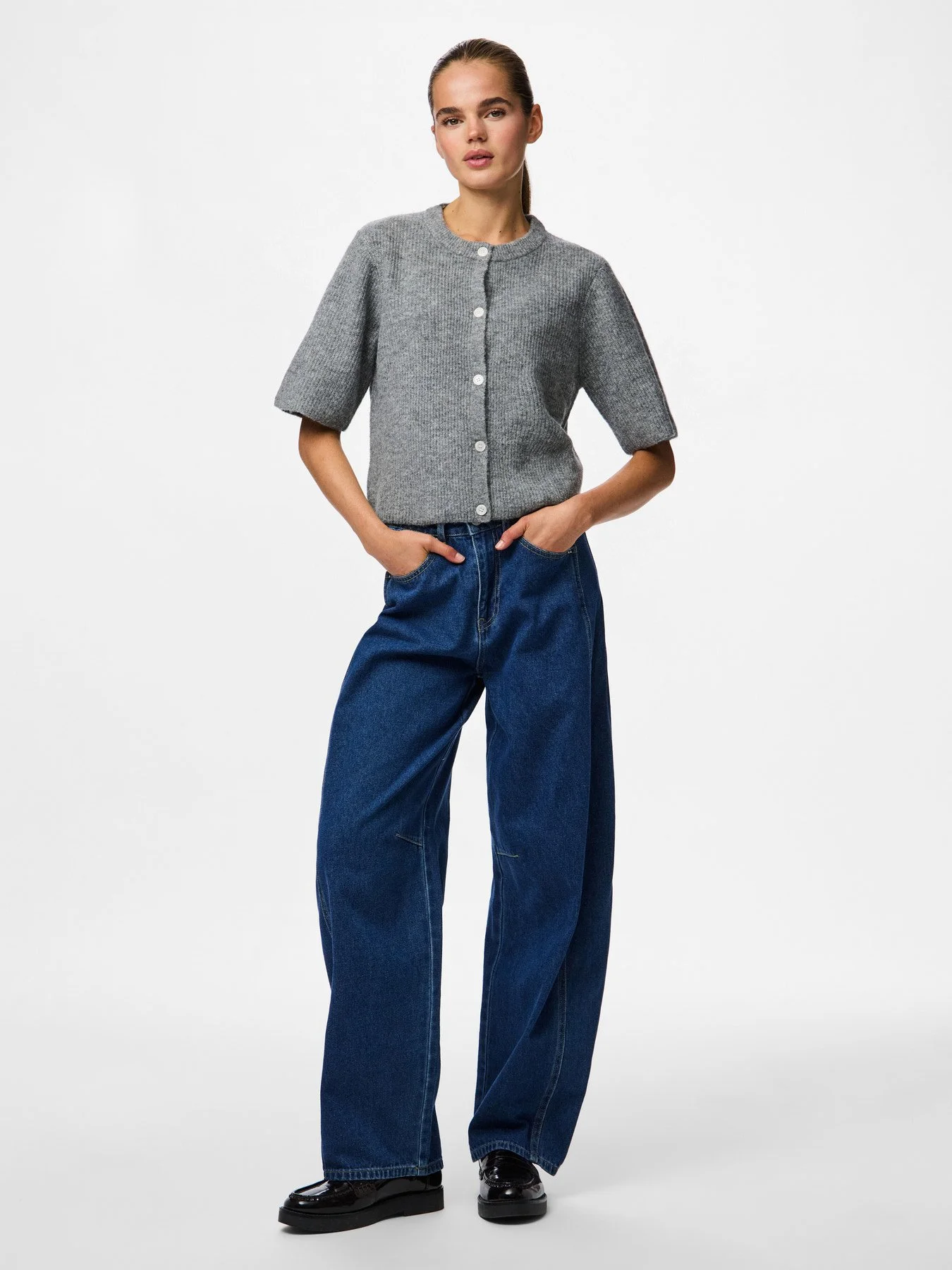 F_17158220_M_4861139_Front Full.jpg