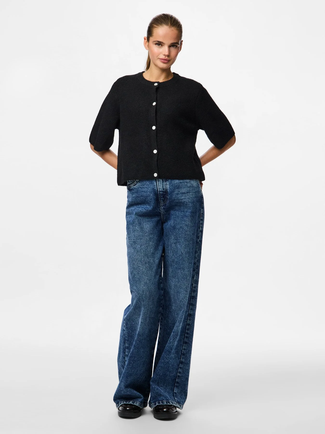 F_17158220_M_4768112_Front Full.jpg