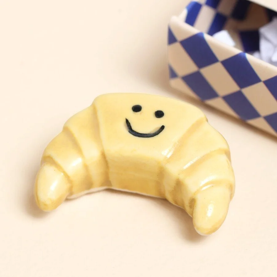 tiny-matchbox-ceramic-croissant-token-79486-4x3a0722-copy-900x900.jpeg