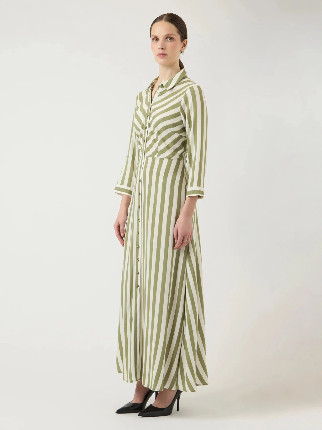 F_26022663_M_4844010_Front Full.jpg