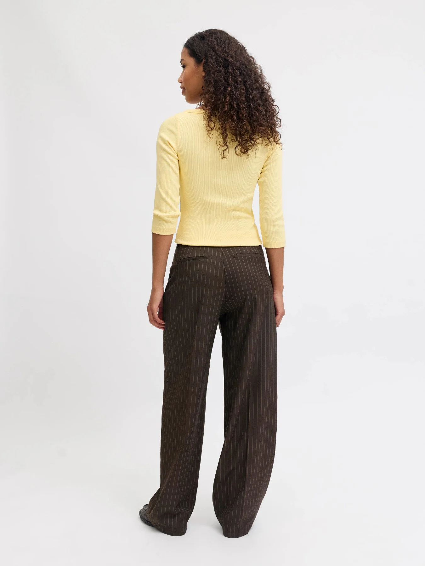 F_12248958_M_5055154_Back_1.jpg
