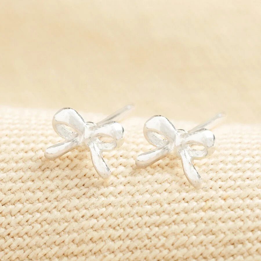 86669-sterling-silver-bow-stud-earrings-4x3a7456-copy-900x900.jpg
