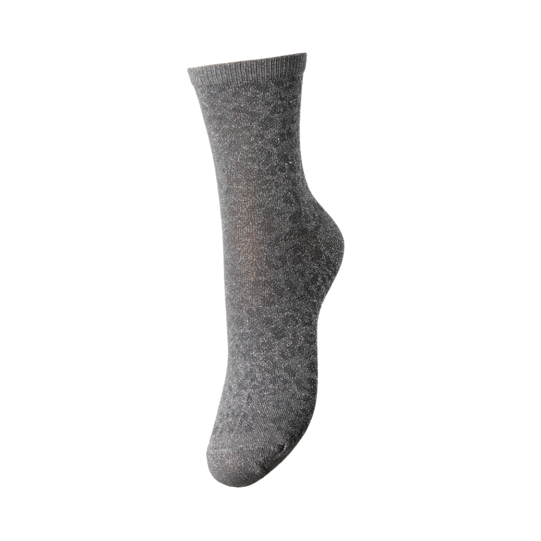 pieces-sebby-socks-december-magnet.png