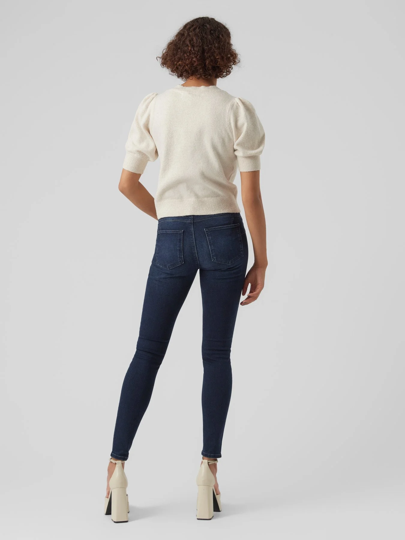 F_10278313_M_4181770_Back.jpg