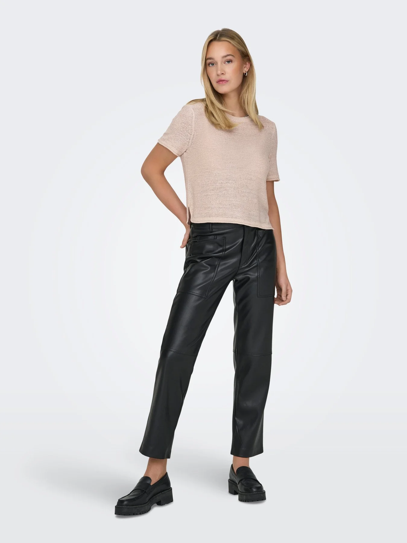 F_15254282_M_4270899_Front Full.jpg