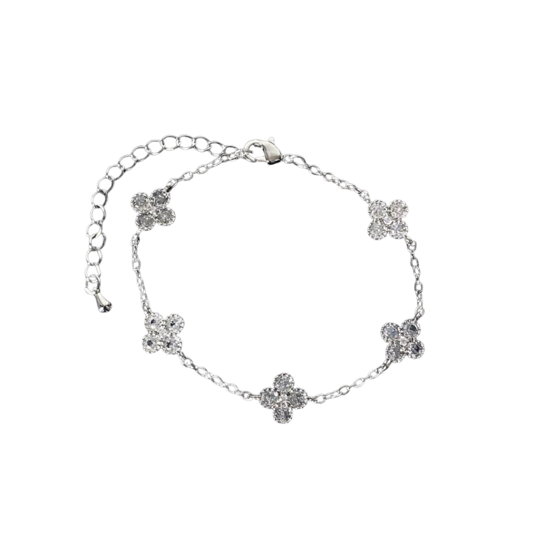 BLN105S - Cubic zirconia clover bracelet in silver.png