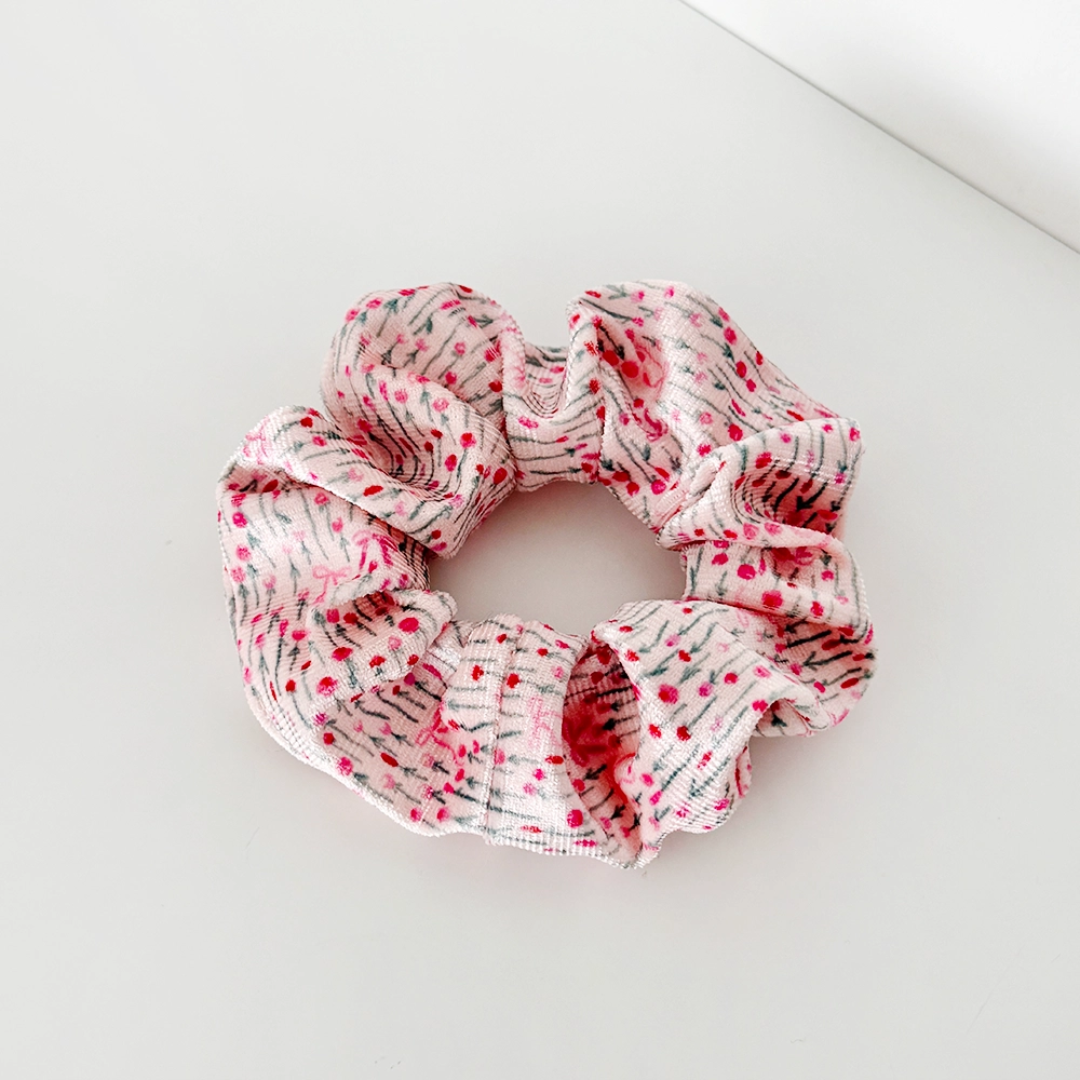 peony bow scrunchie .png