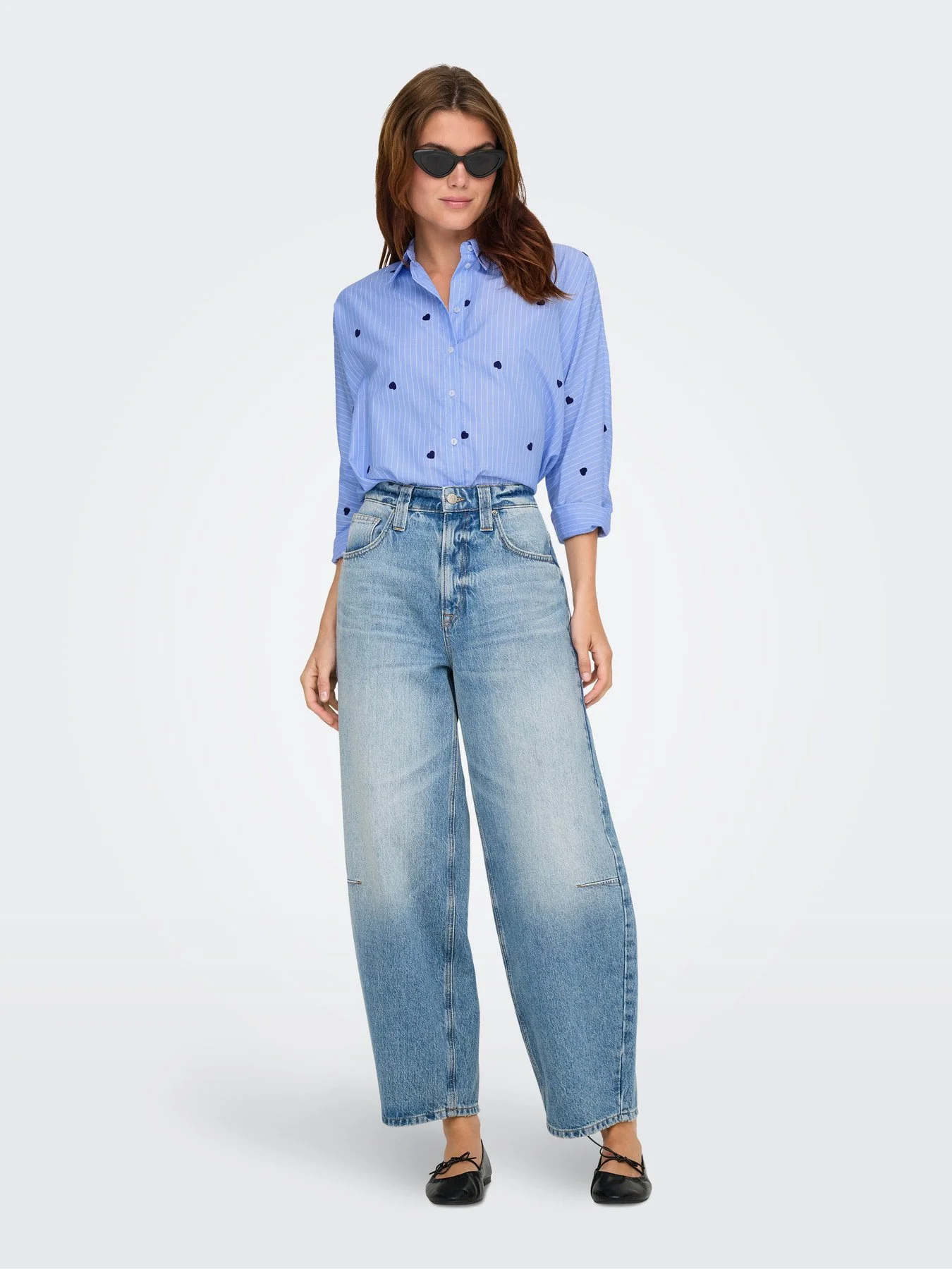 F_15344336_M_4855384_Front Full.jpg