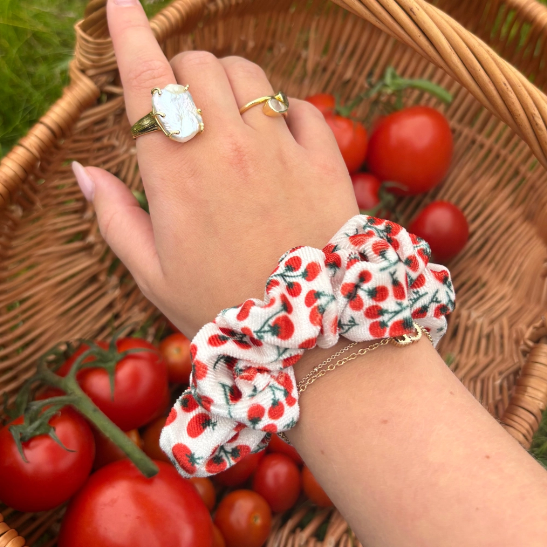 Salsa Club Scrunchie2.png