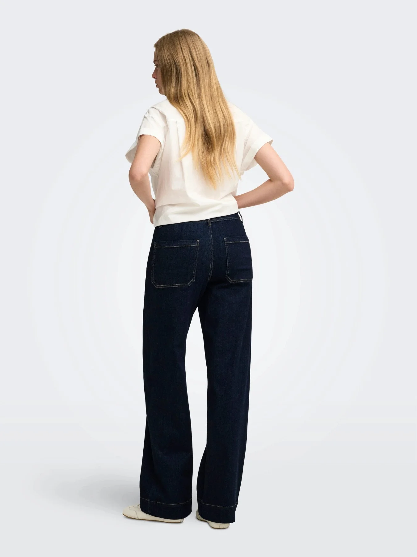 F_15370829_M_4976759_Back_1.jpg