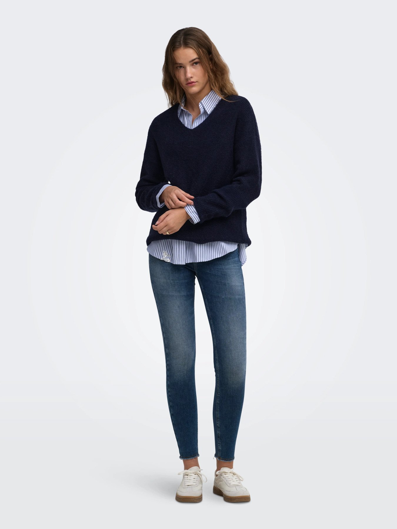 F_15204588_M_4546513_Front Full.jpg