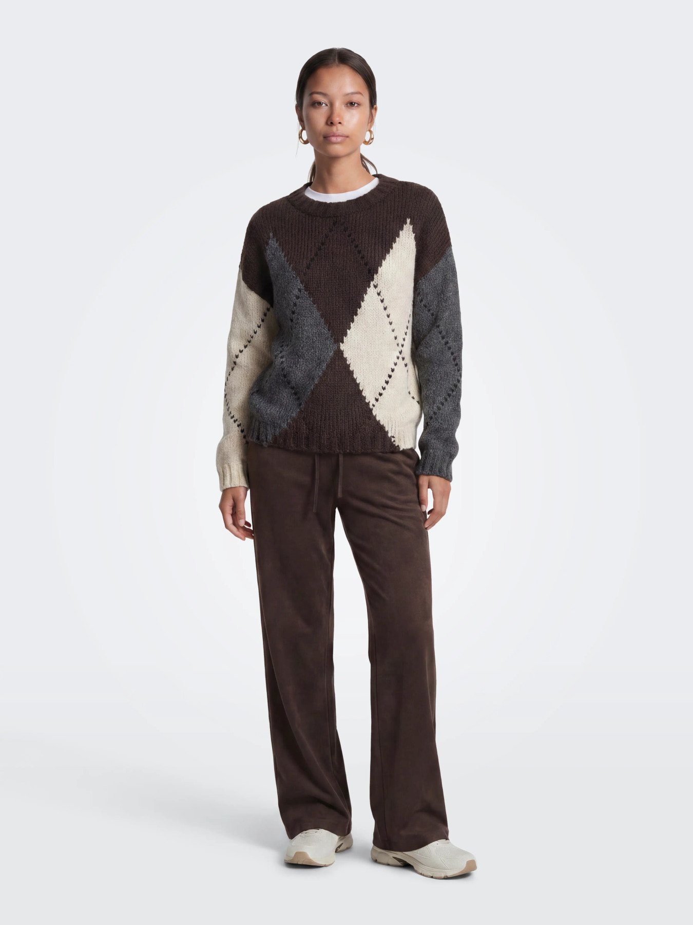 F_15382139_M_5103097_Front Full.jpg