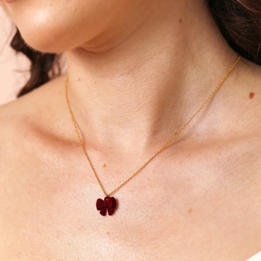 red-velvet-bow-pendant-necklace-gold-4x3a3103-copy-1--900x900.jpeg