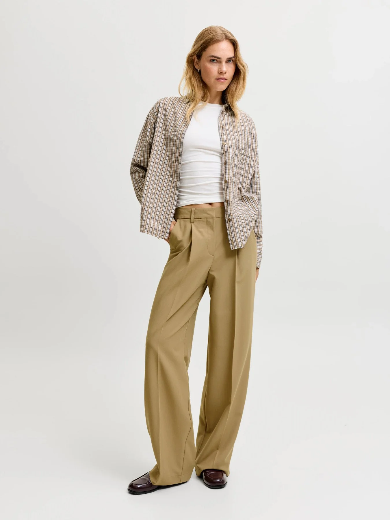 F_12248958_M_5041994_Front Full.jpg
