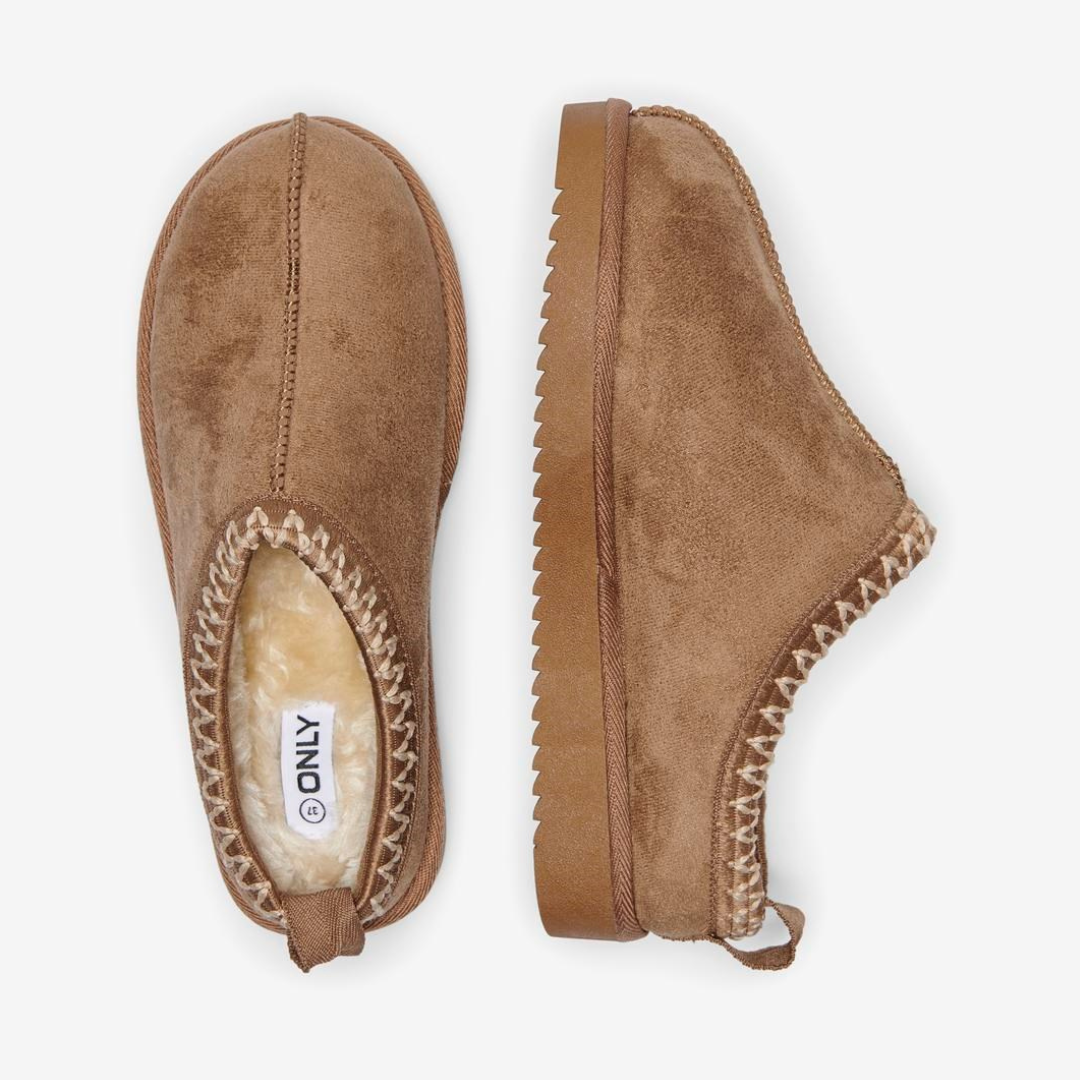 only-stella-slipper-shoes-ugg-pair.png