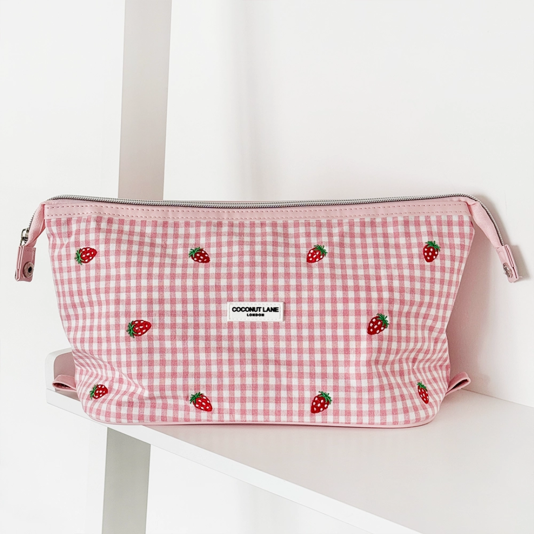 Magic Lifestyle Pouch - Strawberry Picnic.png
