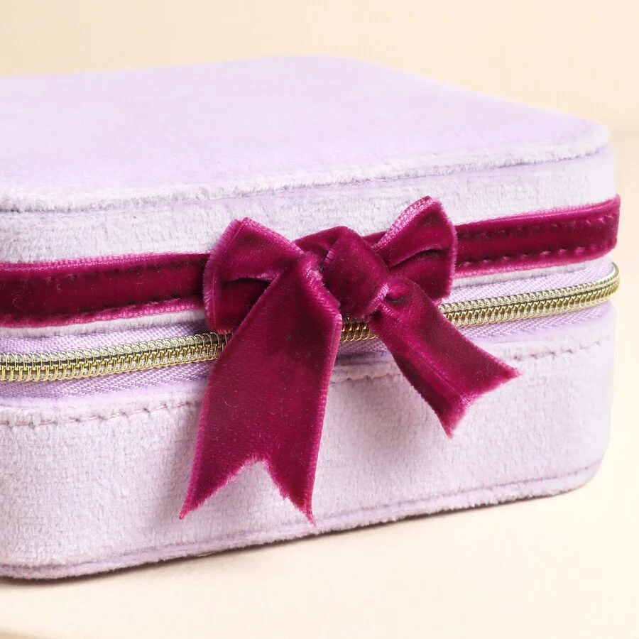 pink-burgundy-velvet-bow-square-travel-jewellery-case-80046-4x3a0183-copy-900x900.jpeg