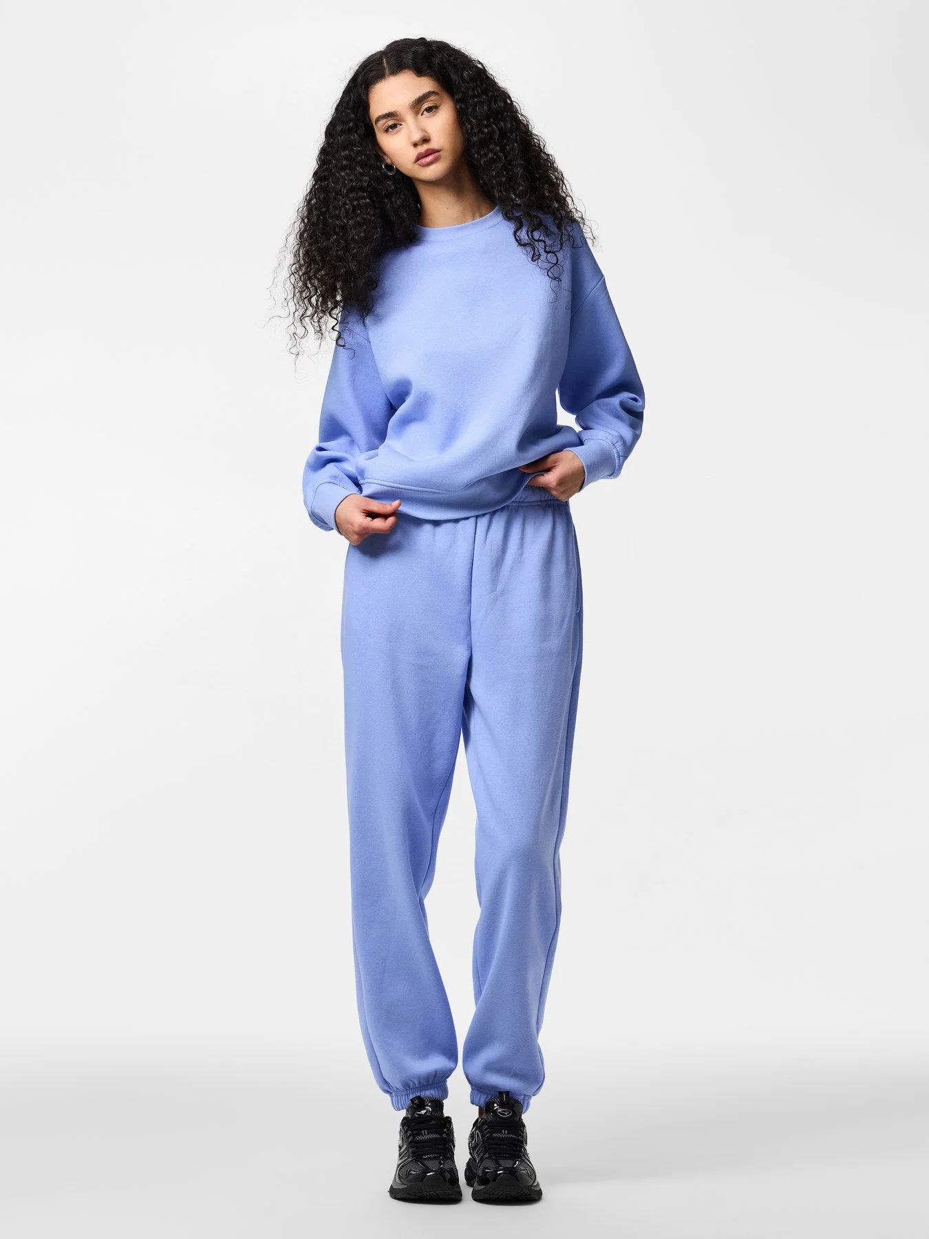 F_17156302_M_4992641_Front Full.jpg