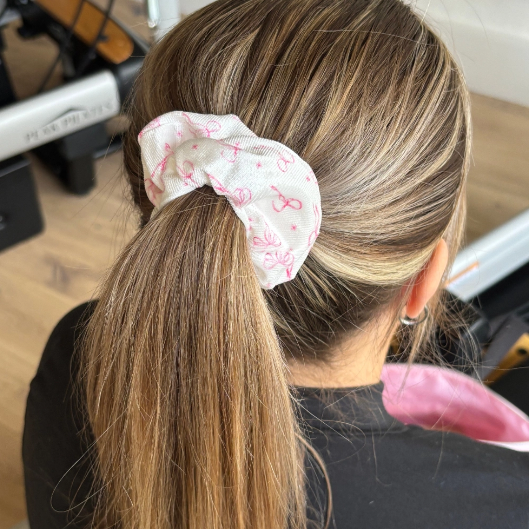 Dainty Bows Scrunchie2.png