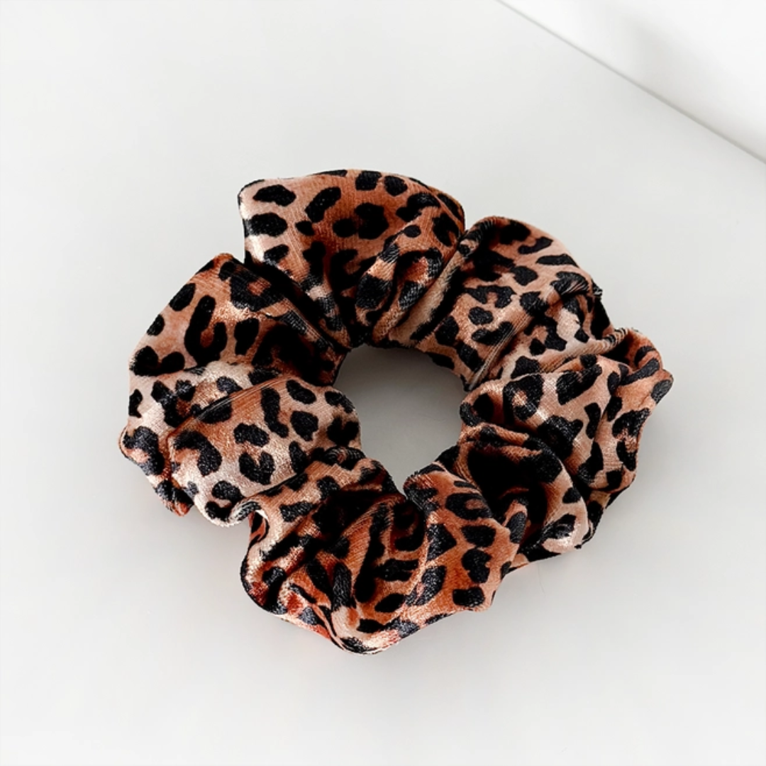 leopard scrunchie.png