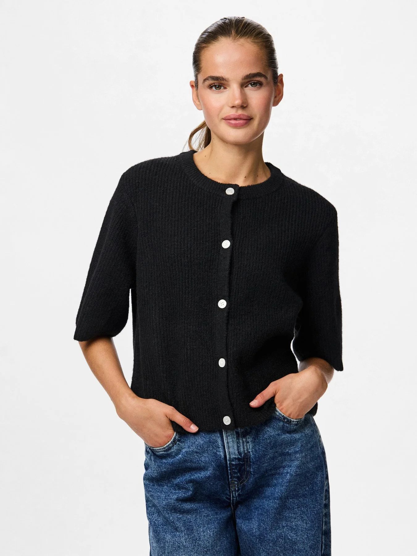 F_17158220_M_4768112_Front_1.jpg