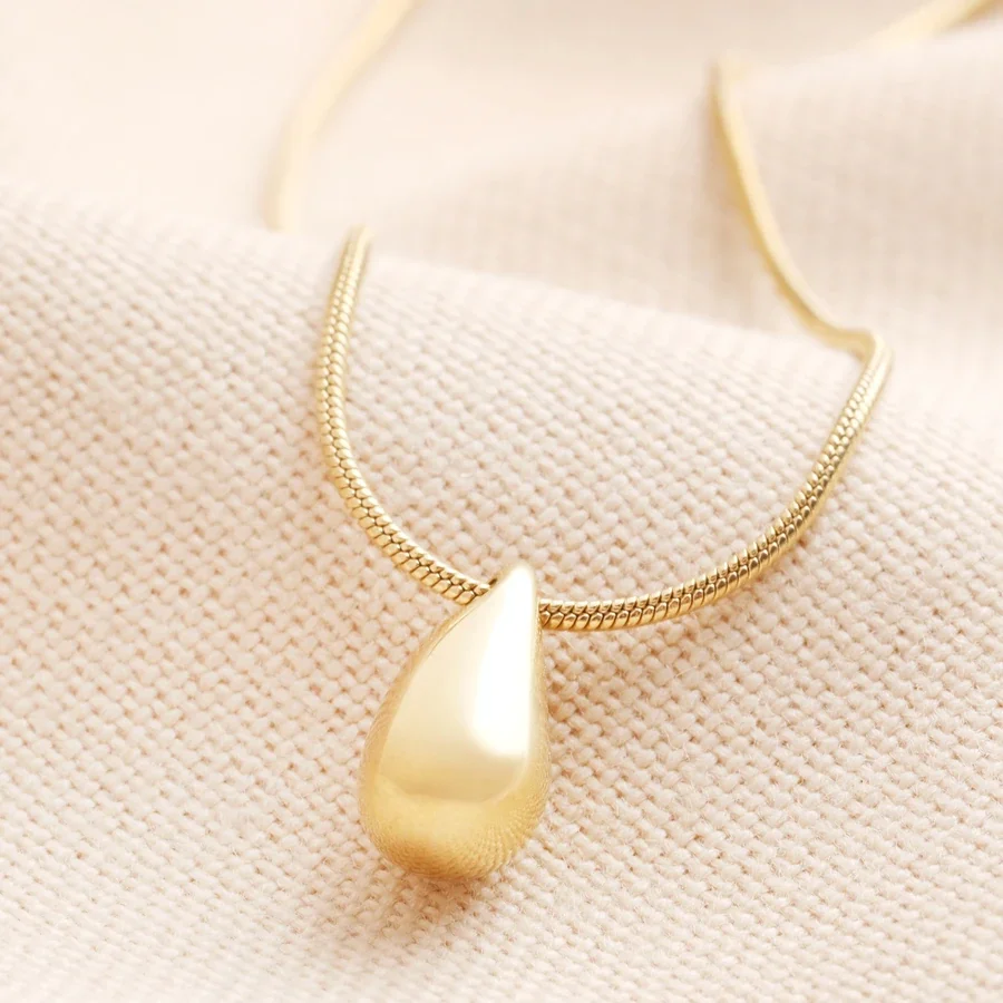 stainless-steel-teardrop-necklace-gold-4x3a2054-copy-900x900.webp