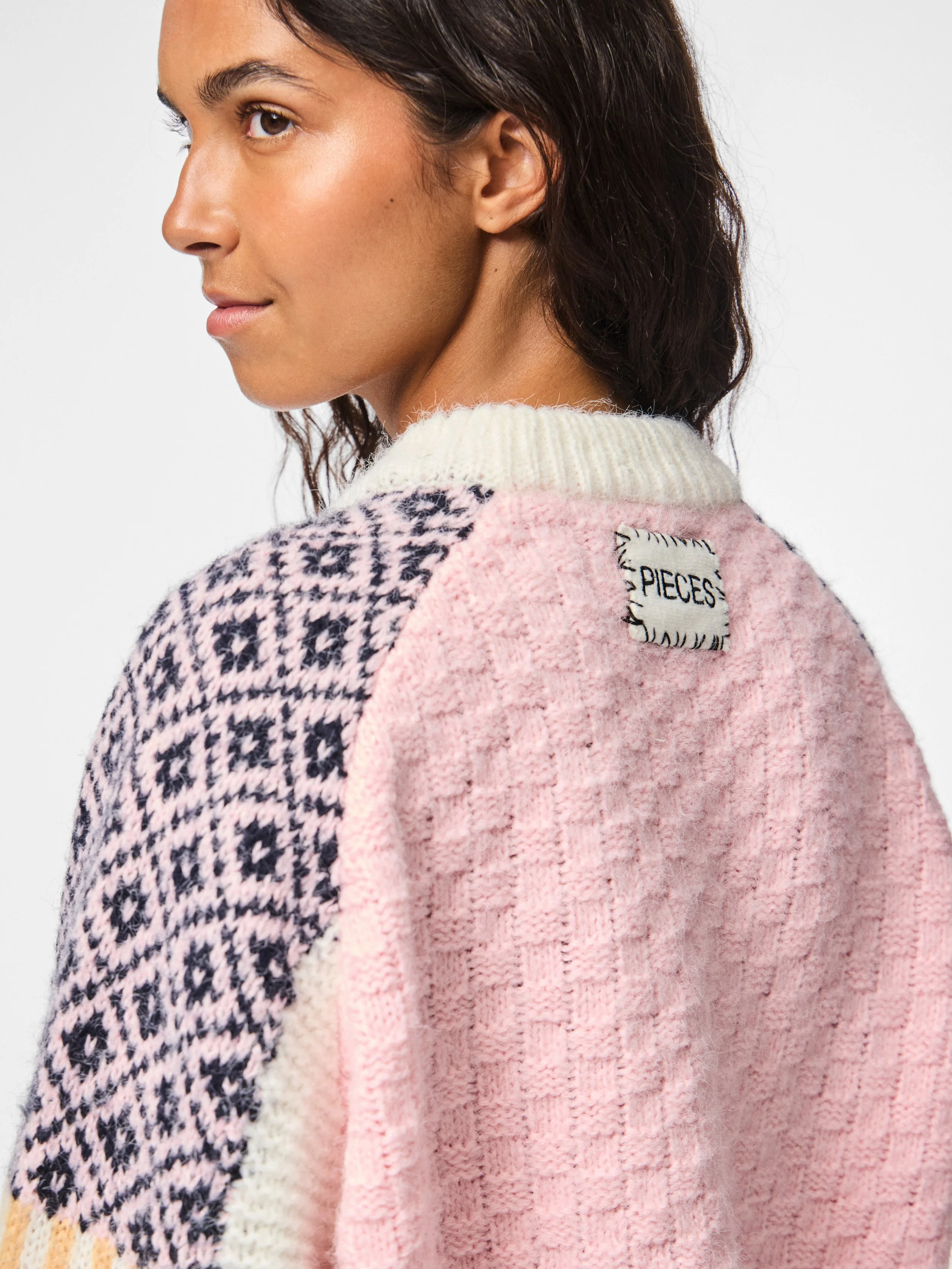 PIECES_FallWinter2025_4865178_17161265_7.jpg