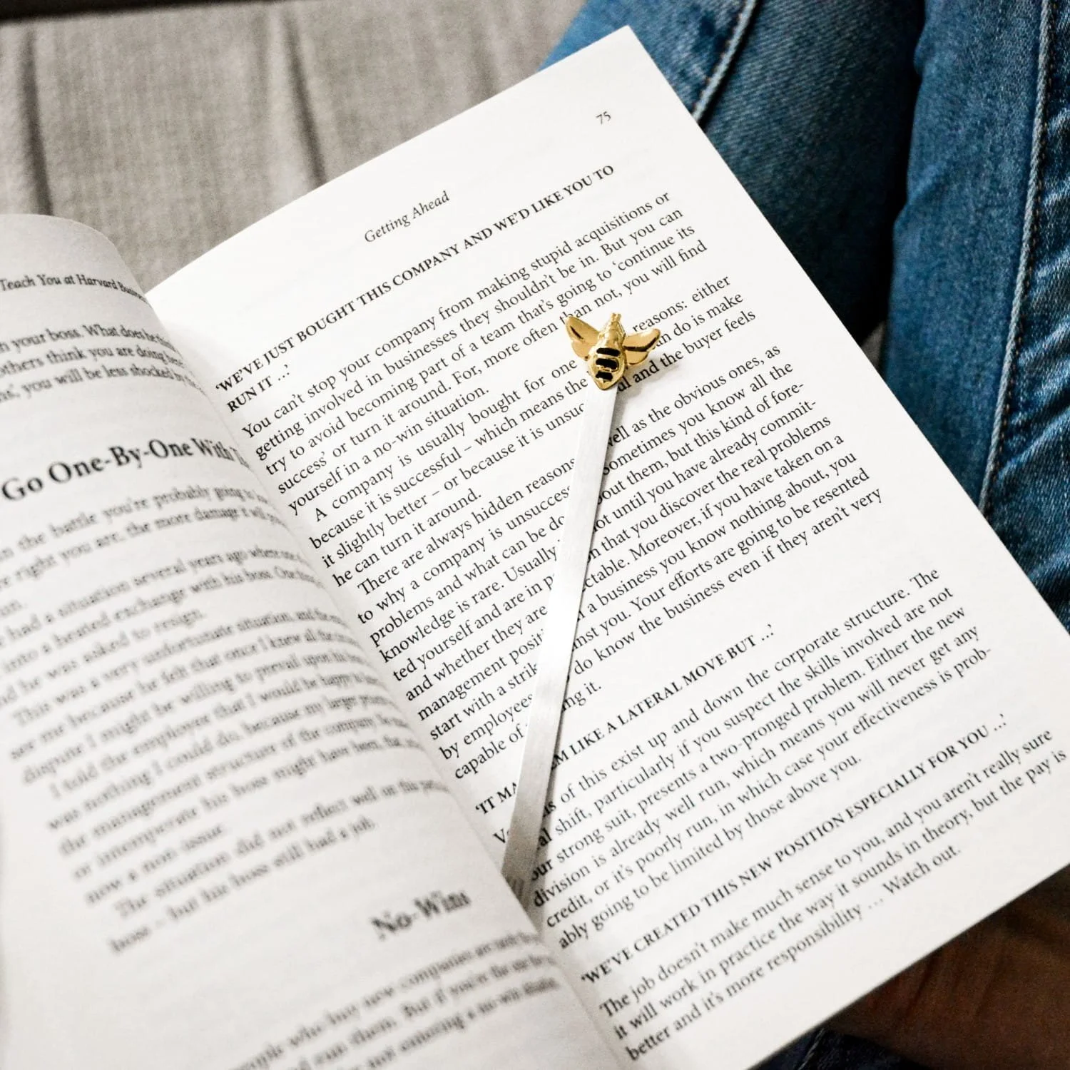 bee book mark 2.jpg
