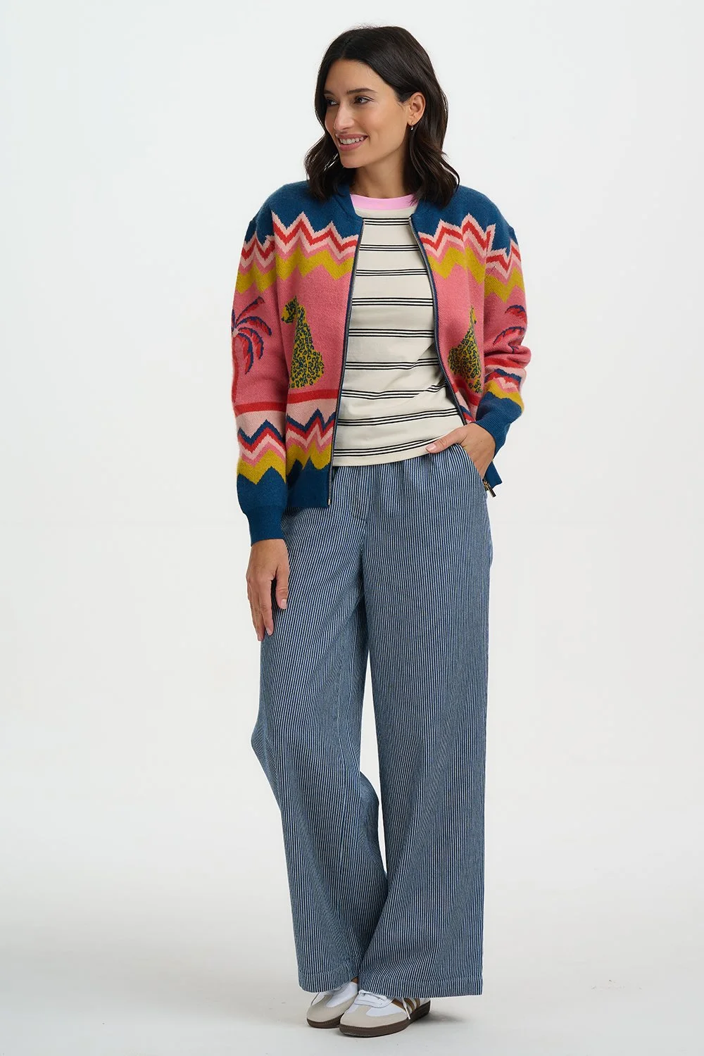 solana-knitted-bomber-model.jpg
