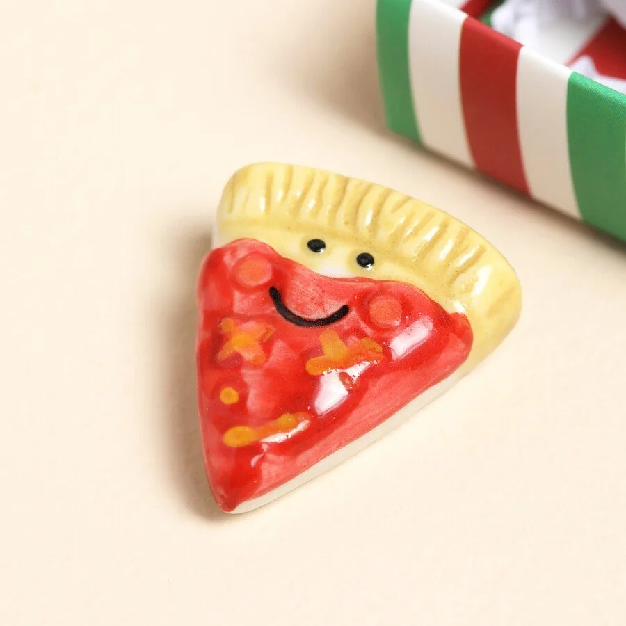 tiny-matchbox-ceramic-pizza-token-79488-4x3a0723-copy-900x900.jpeg