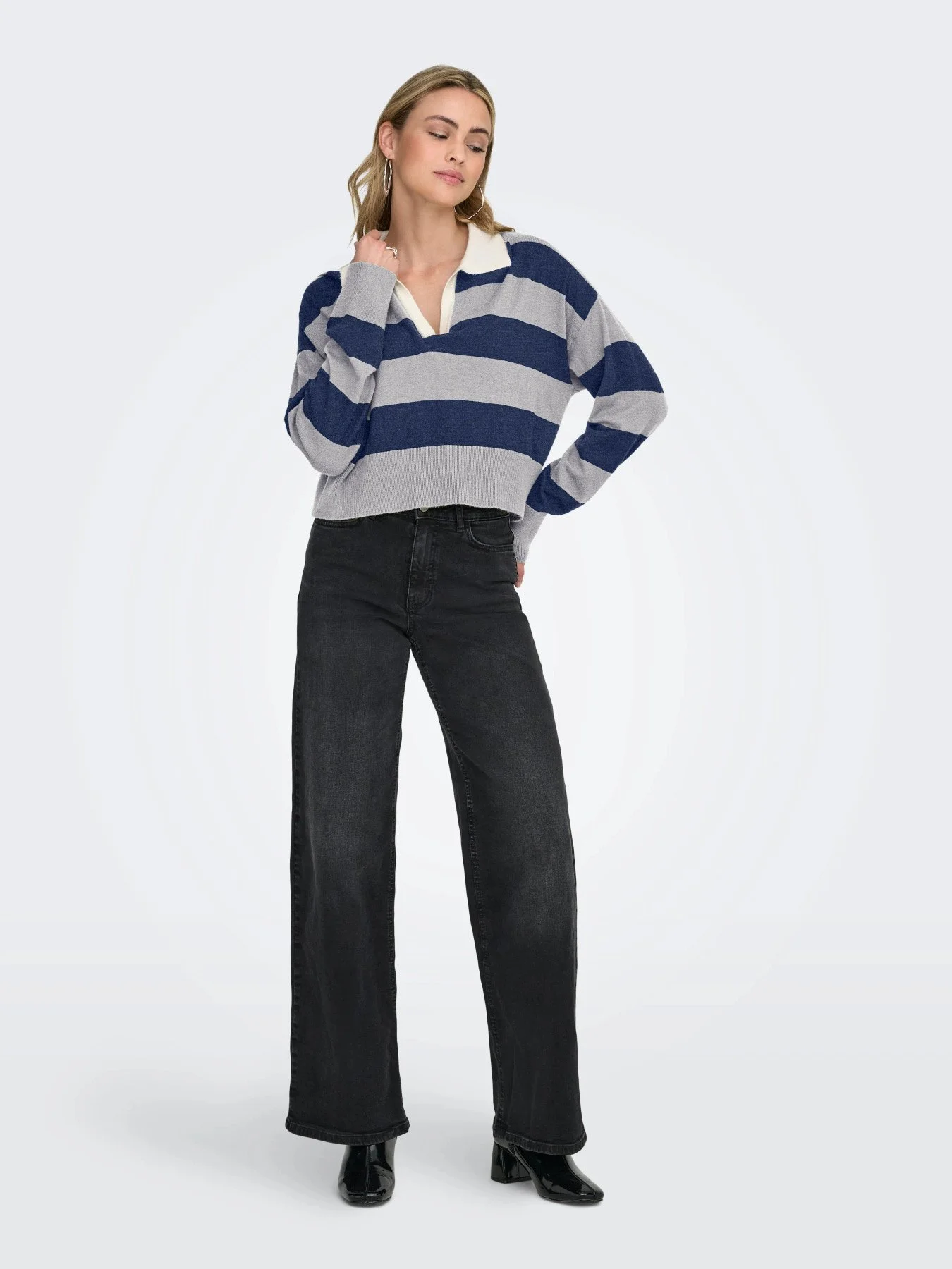 F_15360904_M_4947479_Front Full.jpg