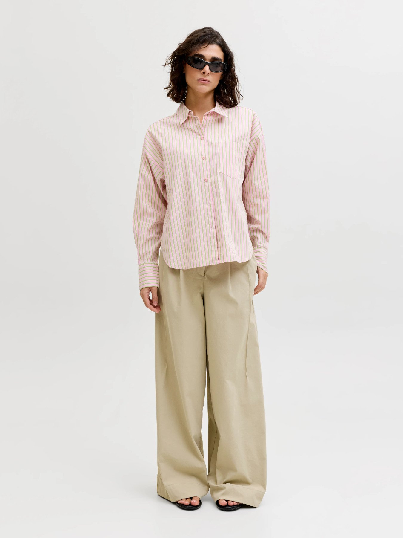 F_12200353_M_5002815_Front Full.jpg