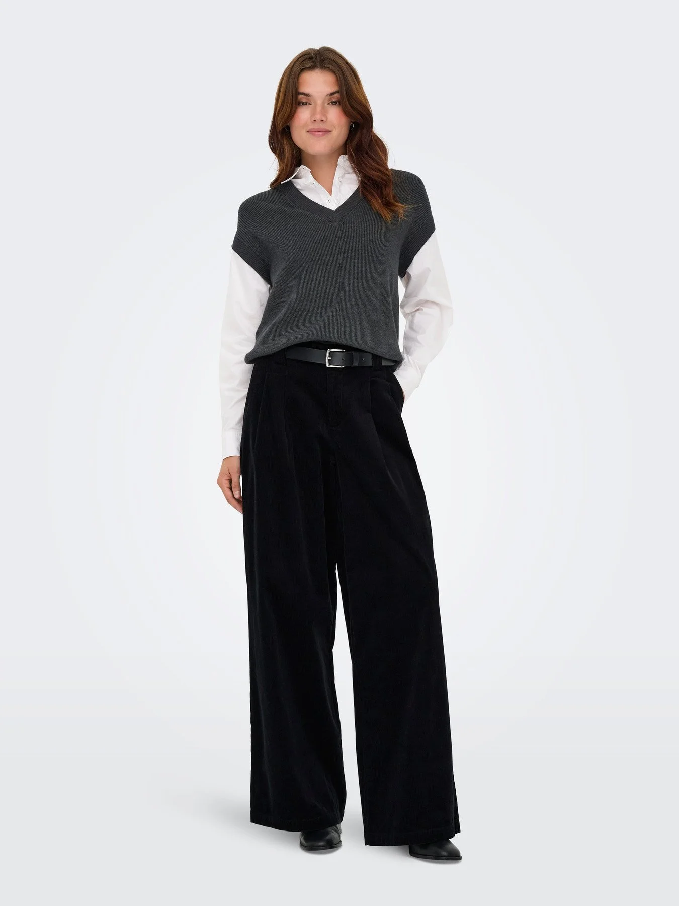 F_15351309_M_4854244_Front Full.jpg