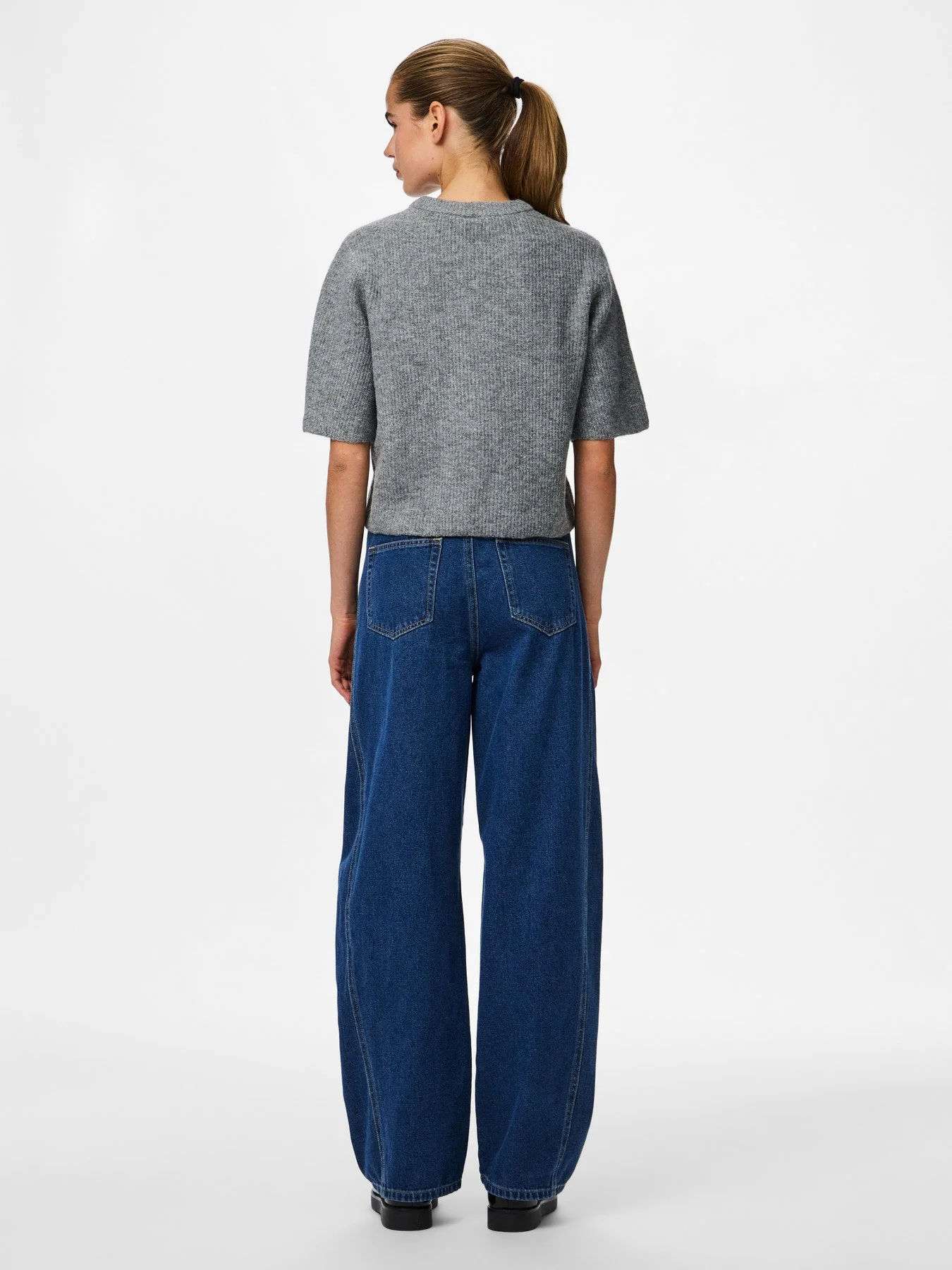 F_17158220_M_4861139_Back_1.jpg