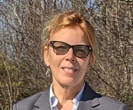 Lynn Schuenzel (2).JPG