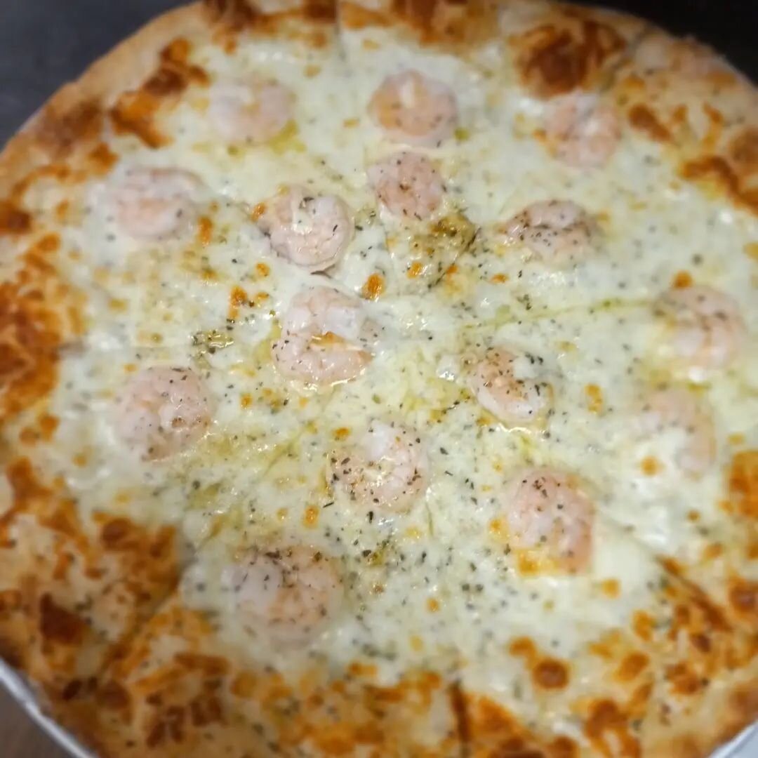 Our Shrimp &amp; Garlic Pizza with our homemade garlic oil instead of pizza sauce!

#brooklynpizza#yeahwerefrombrooklyn#newyorkpizza#shrimp#garlic#yummy