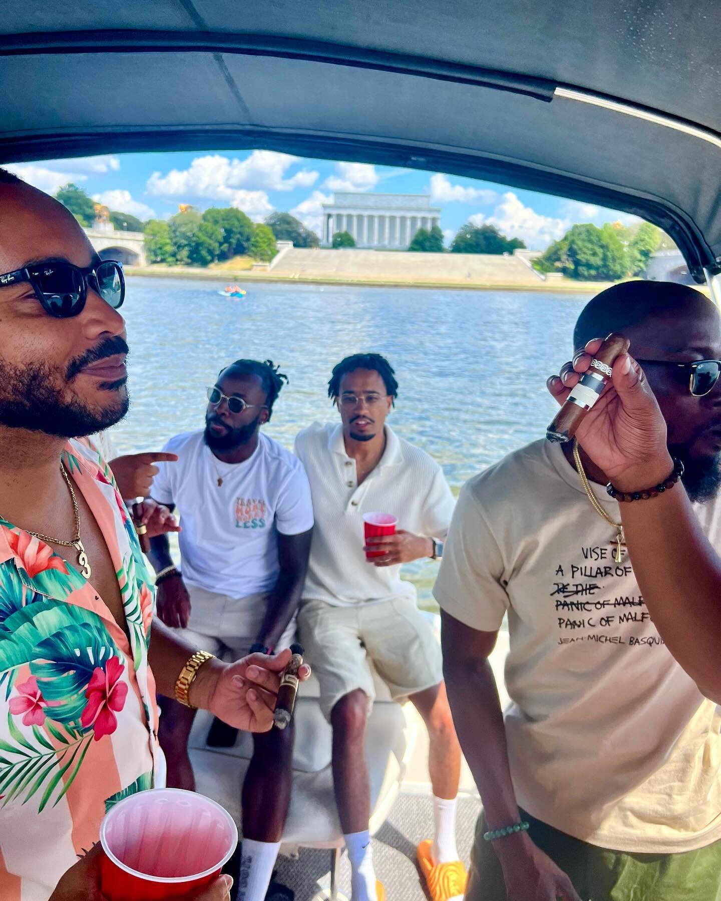 Monday Mood⚓️&diams;️

#mahogany #mahoganyyachtcharters #myc #thenupes #blackboaters #mcm #blackcaptains #dcyachts #dropanchor #partyonthepotomac #weprovidethevibes #boatseason #season3loading #blackownedbusiness #womenownedbusiness #dmv #maryland #w