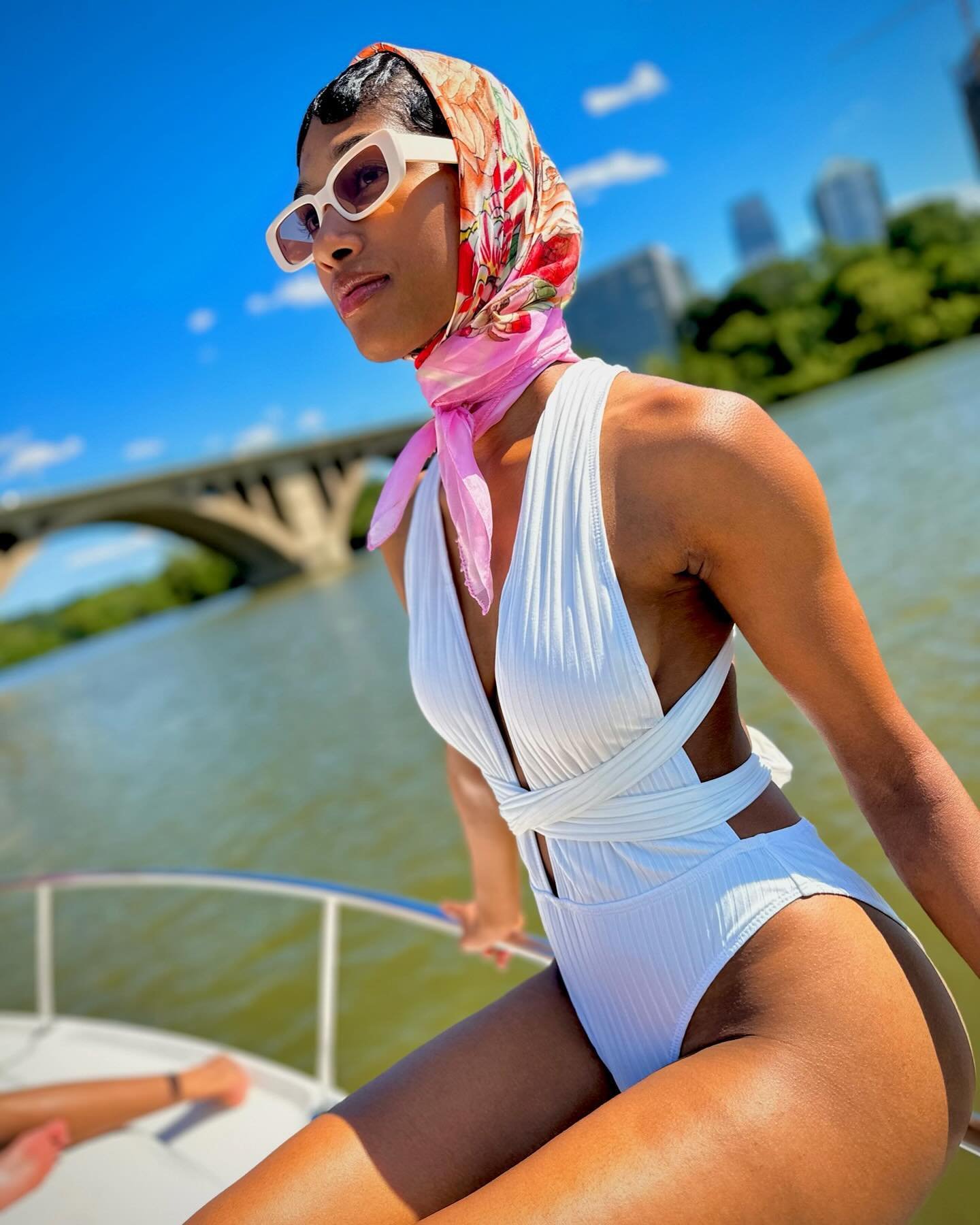 The weather is heating up and booking a charter with Mahogany Yacht Charters is the perfect way to cool down and enjoy the Nation&rsquo;s Capital from the Potomac River!⚓️

Whether you&rsquo;re planning a day with family and friends, or a special cel