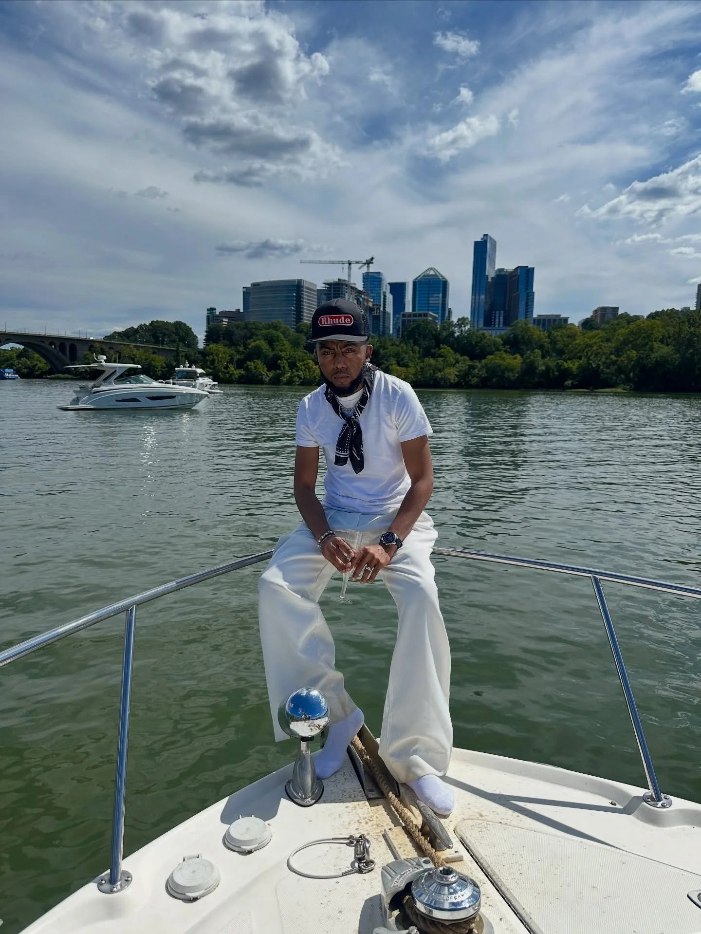 Throwing it back to sunnier and warmer days on the Potomac⚓️☀️

#myc #mahoganyyachtcharters #mahogany #blackboaters #blackownedbusiness #dcyachts #dropanchor #weprovidethevibes #partyonthepotomac #tbt #throwbackthursday #kappaalphapsi