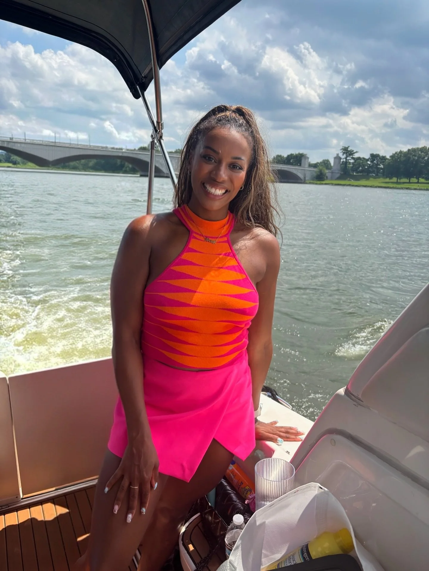 Throwback to sun-kissed days and effortless moments on the water aboard Mahogany ☀️✨ Boat season may be coming to a close next week, but there&rsquo;s still time to experience luxury on the water, and enjoy 20% off before we dock for the season. 

#m