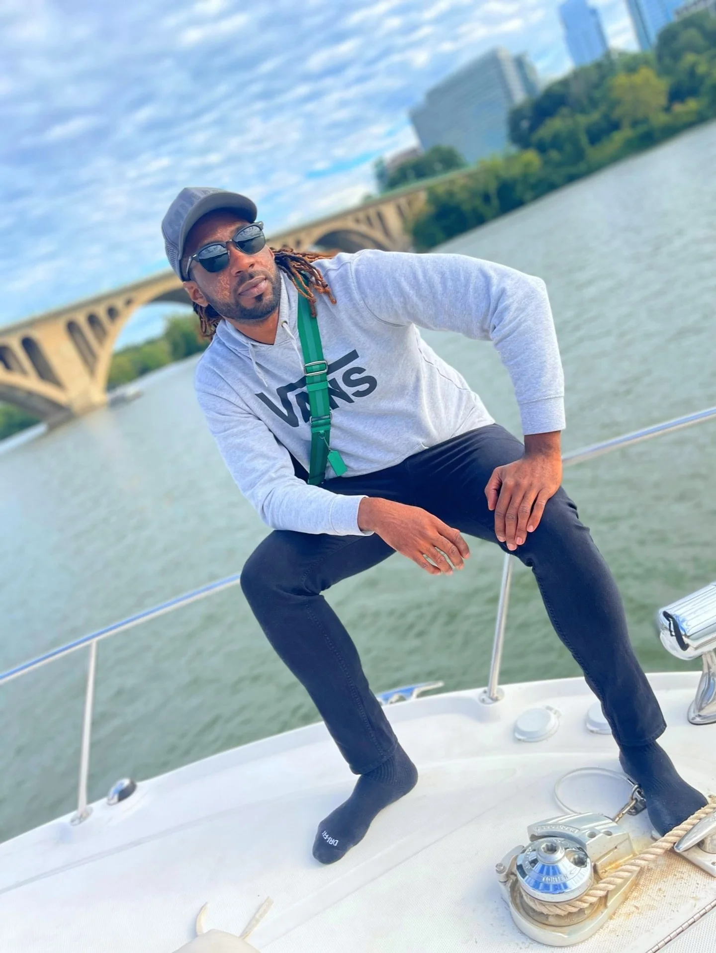 Today we honor the brave men and women who&rsquo;ve served our country with courage and sacrifice🇺🇸✨
From the deck of Mahogany, we salute our veterans &mdash; thank you for your service, strength, and dedication. 

#myc #mahoganyyachtcharters #maho