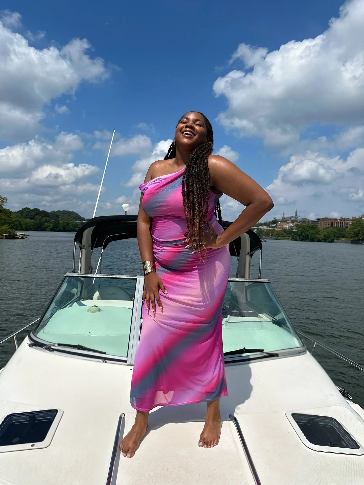 Boat season may be over, but this sunshine energy is here to stay ✨☀️
Still smiling, still glowing, and already counting down to next season!
2026 bookings open December 1st&hellip;.let the daydreams begin! 🌊🛥️💗

#myc #mahoganyyachtcharters #mahog