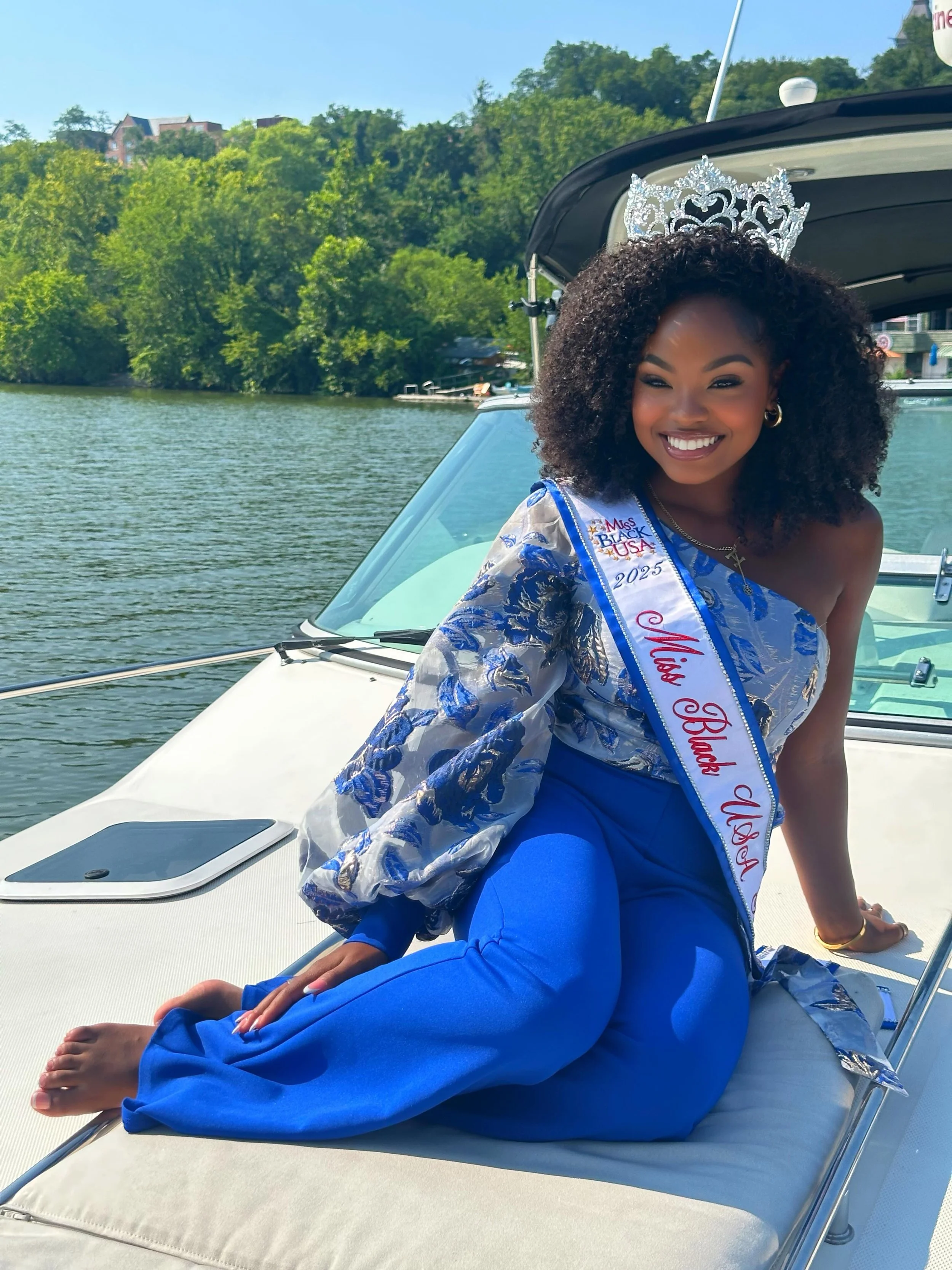 WCW featuring the one and only 2025 Miss Black USA Talented Teen, Raven 👑✨

We loved having this inspiring young queen aboard Mahogany! Beauty, talent, grace, and confidence all wrapped into one! Thank you for bringing your amazing energy to the wat