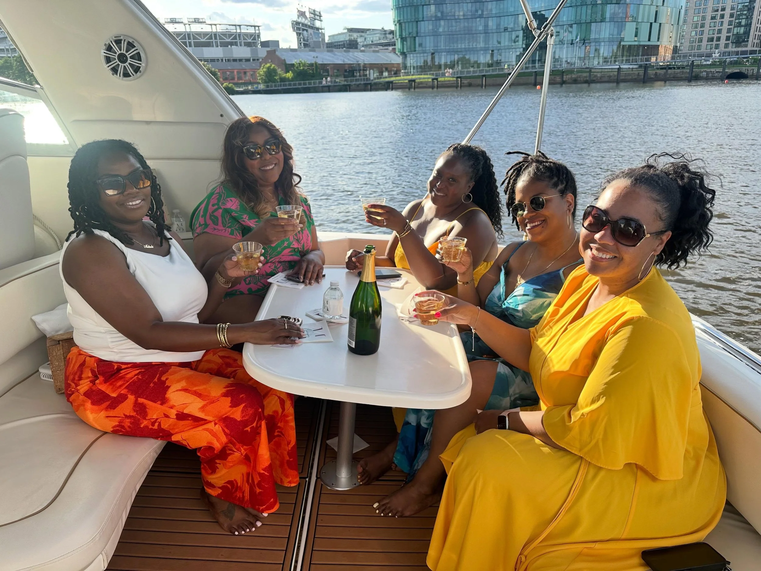 Cheers to unforgettable evenings on the water. Beautiful views, great company, and celebrations that turn into lasting memories aboard Mahogany. ✨

Thank you Jessica for choosing to celebrate your special day  with us! 🥂🛥️

#mahoganyyachtcharters #