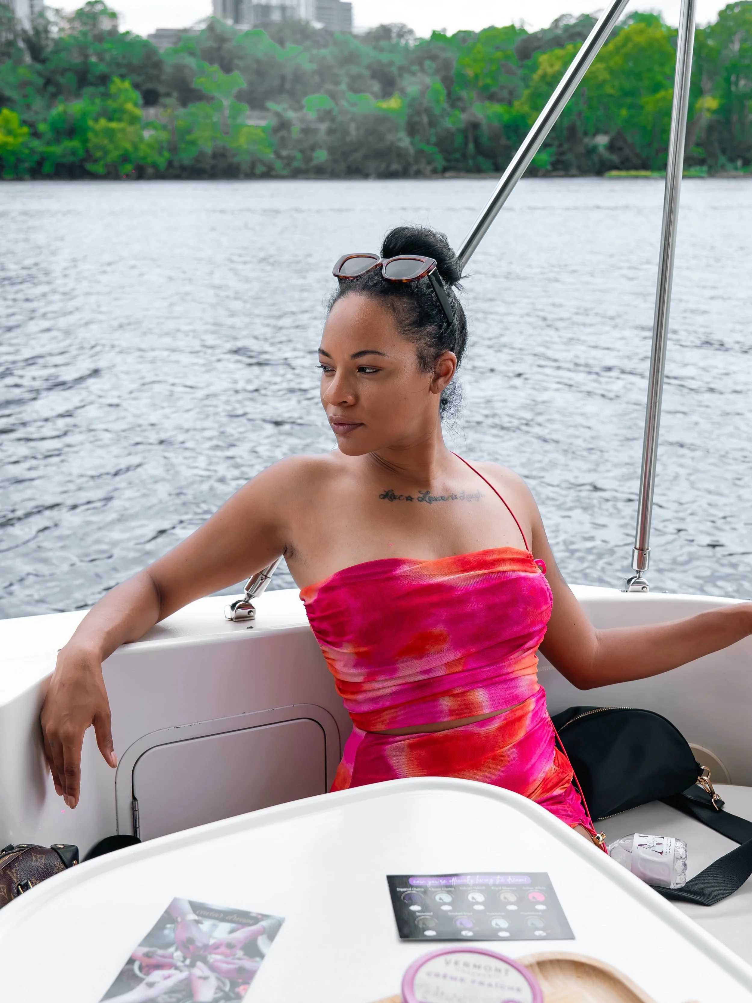 Fall may be around the corner, but boat season isn&rsquo;t over just yet! 🍂🛥️✨

There&rsquo;s still time to soak up the sunshine, enjoy the Potomac, and make a few more memories aboard Mahogany. Our charters are available through mid-November!

Con